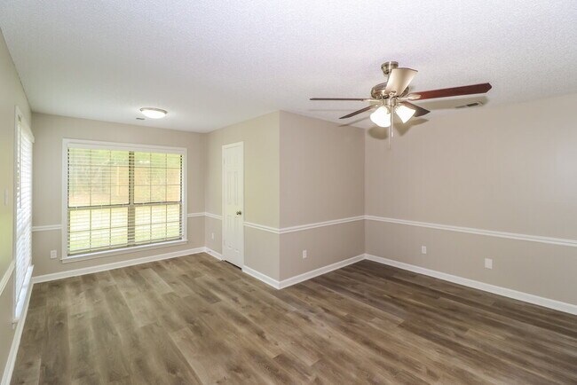 Building Photo - 2696 Mendota Cove