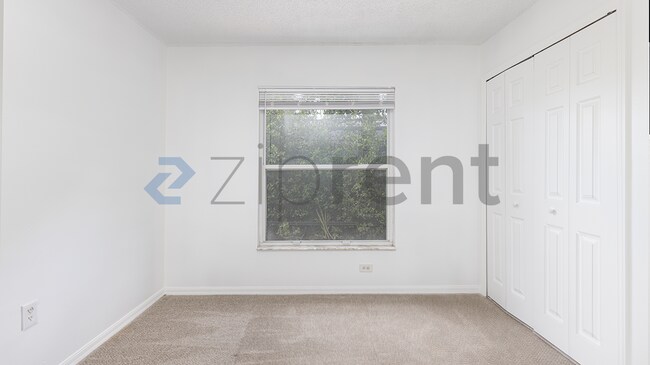 Building Photo - 2750 Gramercy Dr