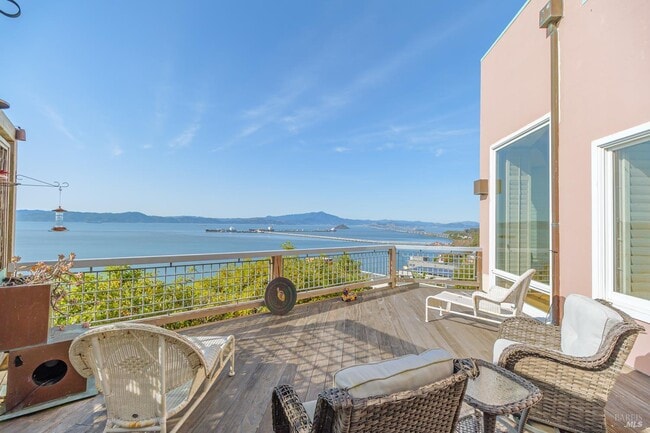 Building Photo - 245 Water St