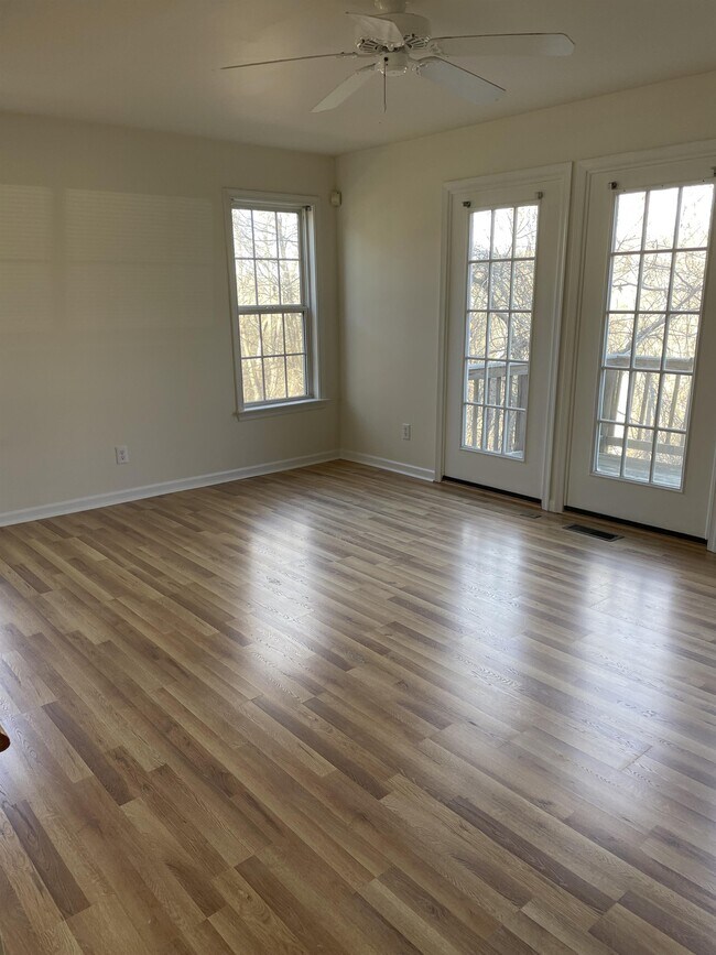 Building Photo - 1435 Glenside Green Ct