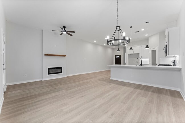 Building Photo - 14839 Spica Ct