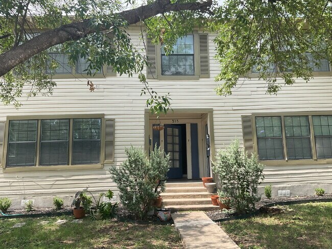Primary Photo - 315 Andrews St