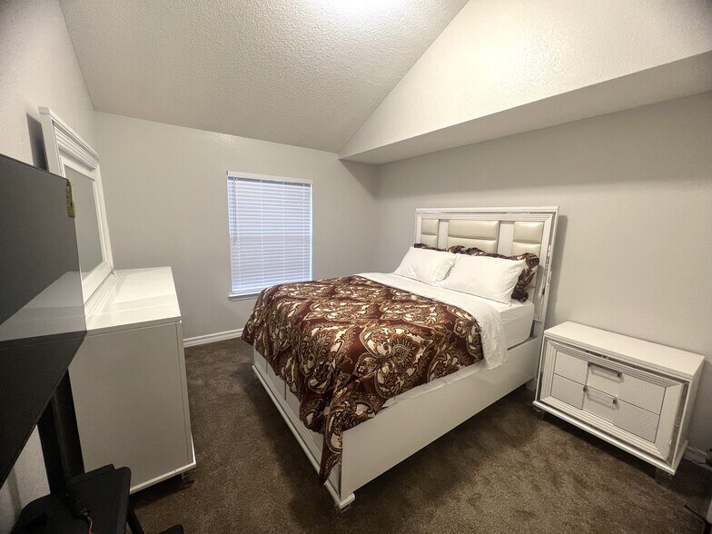 Building Photo - 485 Jeweled Mesa Ct