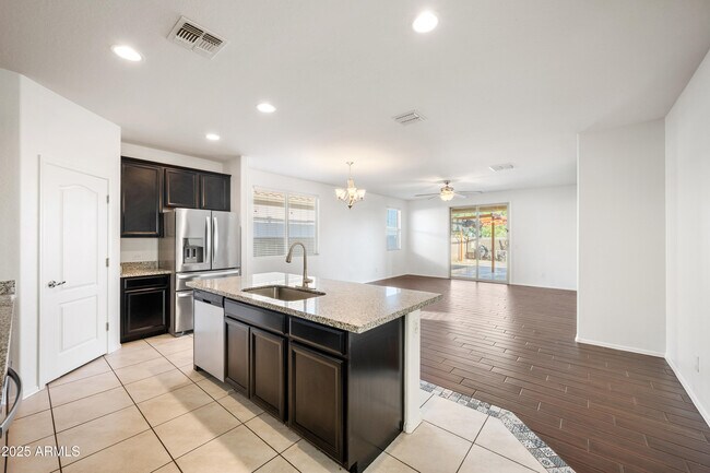 Building Photo - 2814 W Apollo Rd