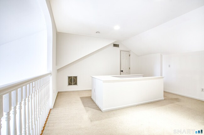 Building Photo - 51 Old Kings Hwy