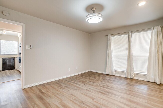 Building Photo - 5947 Chimney Wood Cir