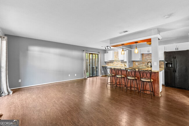 Building Photo - 143 Twiggs Cor