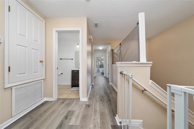 Building Photo - 3008 Seaview Castle Dr