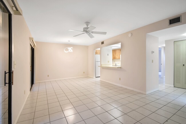 Building Photo - 38 Tarragona Ct