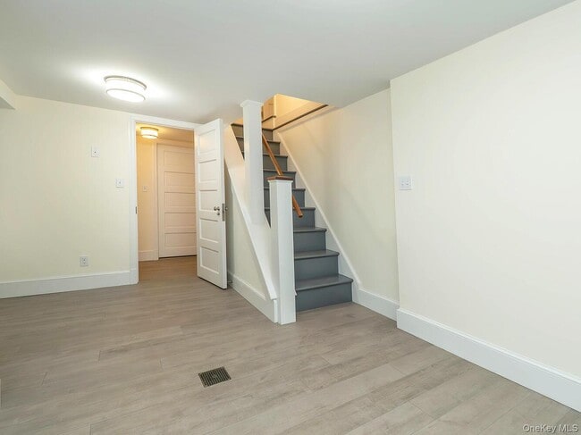 Building Photo - 29 Birch St