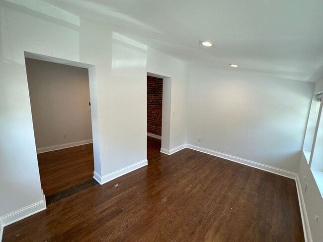 Building Photo - N 4th St 2067-2069 GW2