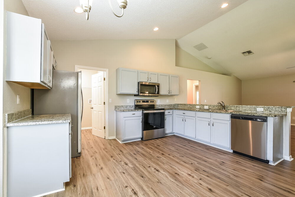 Building Photo - 2233 Lake Pointe Cir