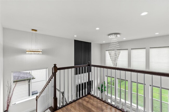 Building Photo - 151 Far Meadow Dr