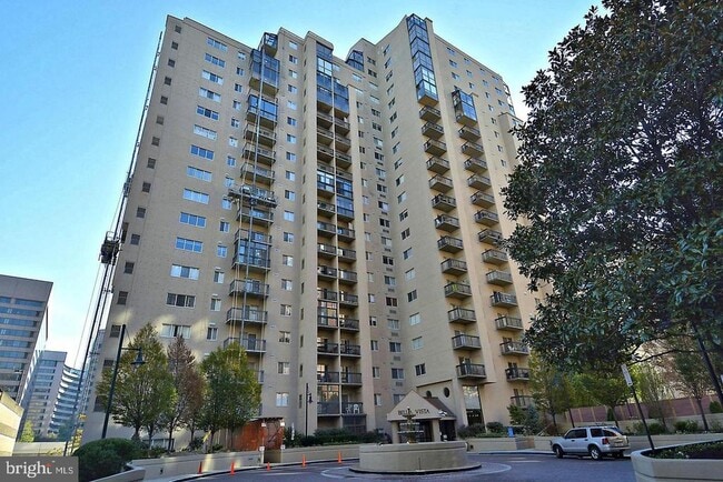 Building Photo - 1211 S Eads St