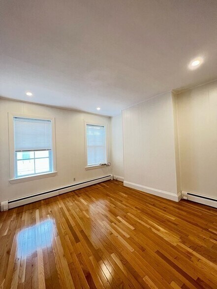 Building Photo - 11 Franklin St