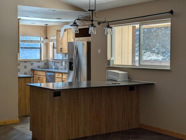 Building Photo - 4 Cavaletti Ct