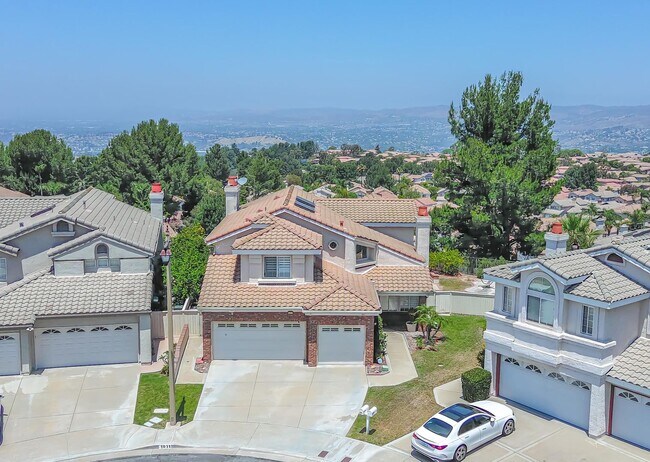 Building Photo - 1011 S Mountcrest Ct