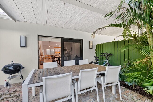 Building Photo - 2904 Spanish Trail