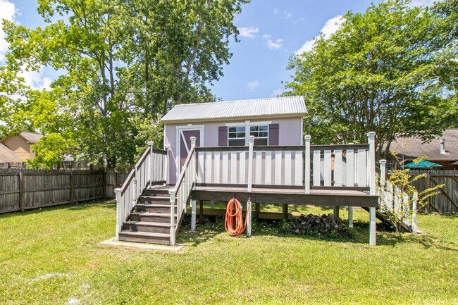 Building Photo - 228 Commerce St