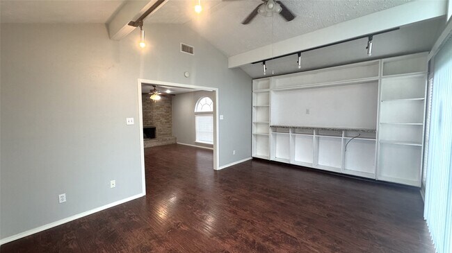 Building Photo - 4406 Kinloch Dr