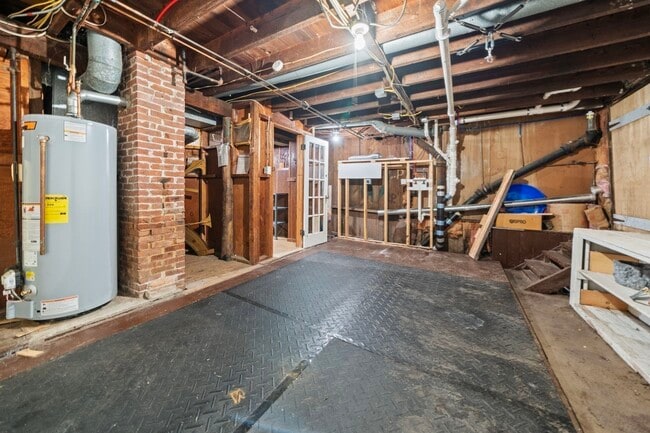 Building Photo - 27 Highland St