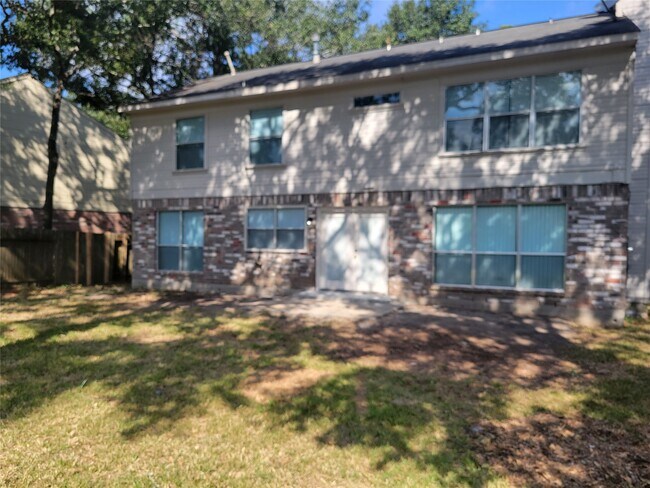 Building Photo - 9315 Southleigh Dr