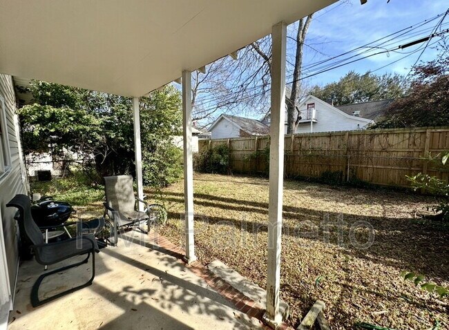 Building Photo - 1004 Belleview St