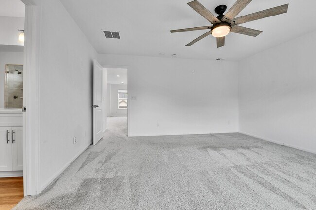 Building Photo - $4,600 - Spacious 5-Bed, 3.5 bath Home wit...