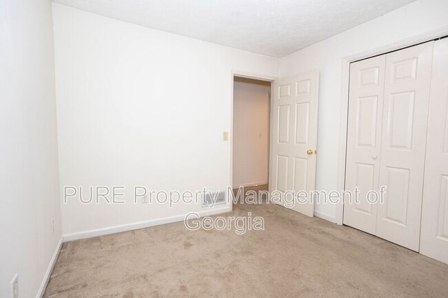 Building Photo - 21 Powers Ferry Manor SE