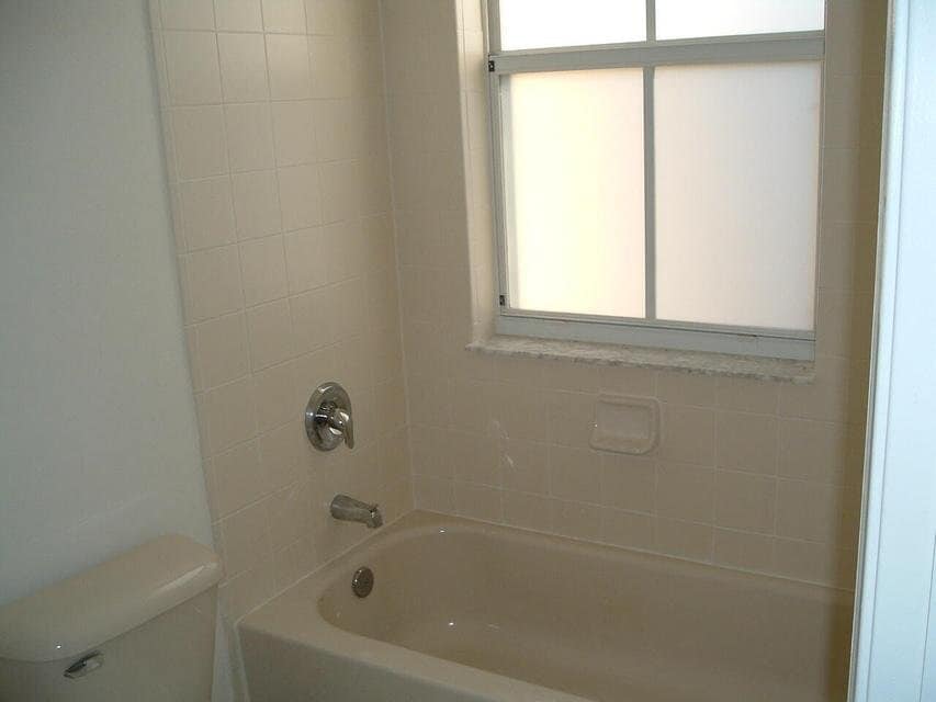 Building Photo - 3808 Shoma Dr