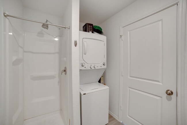 Building Photo - 4247 Thalweg Way