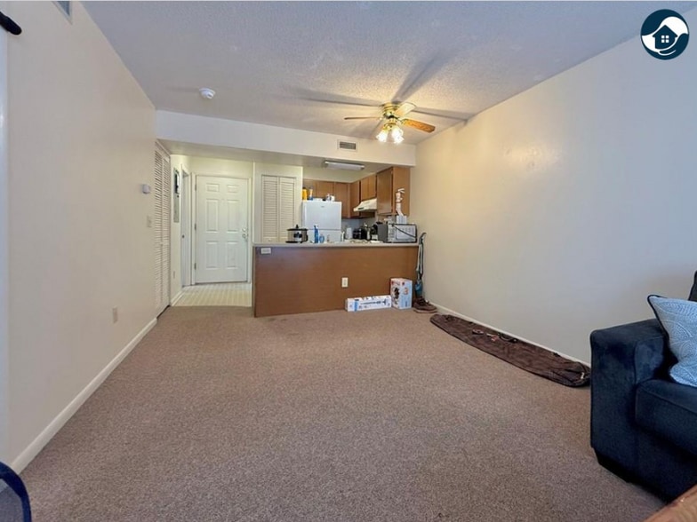 Building Photo - 229 E King St