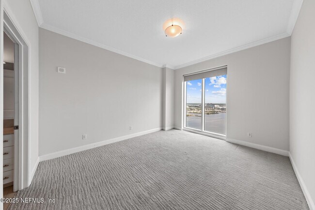 Building Photo - 1431 Riverplace Blvd