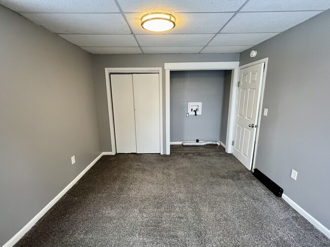 Building Photo - 315 Oak Ave SE