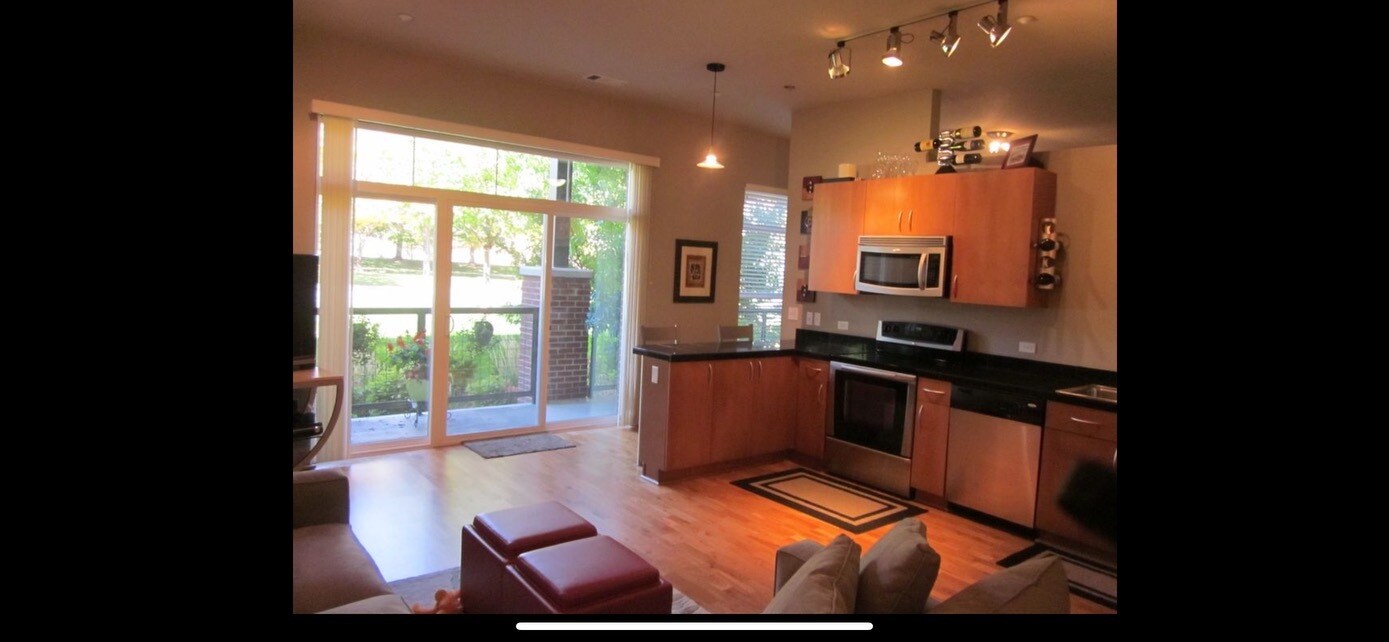 Building Photo - 5401 S Park Terrace Ave