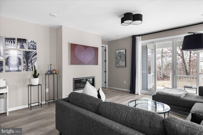 Building Photo - 154 Nevermore Dr