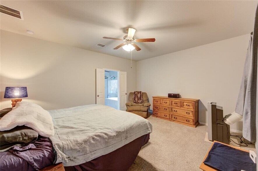 Building Photo - 30434 Butternut Oak Ln