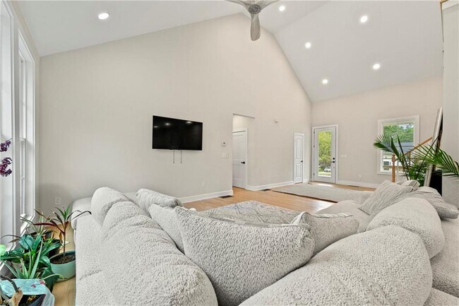 Building Photo - 213 Wagon Wheel Dr