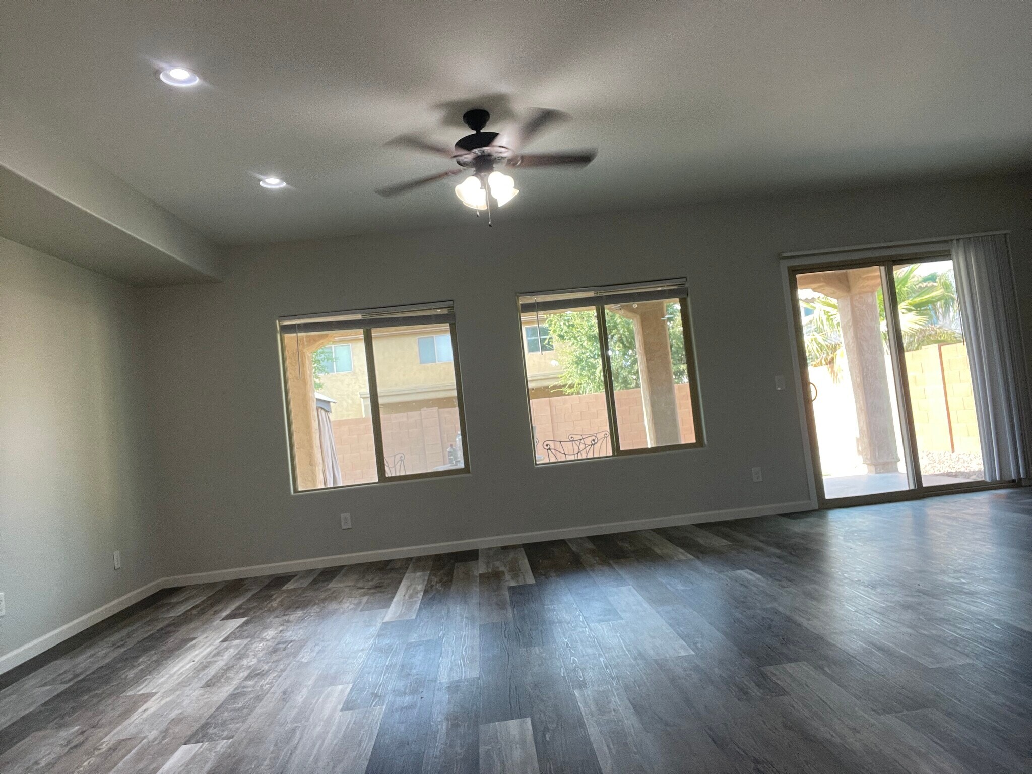 Large open floor plan - 25972 W Burnett Rd