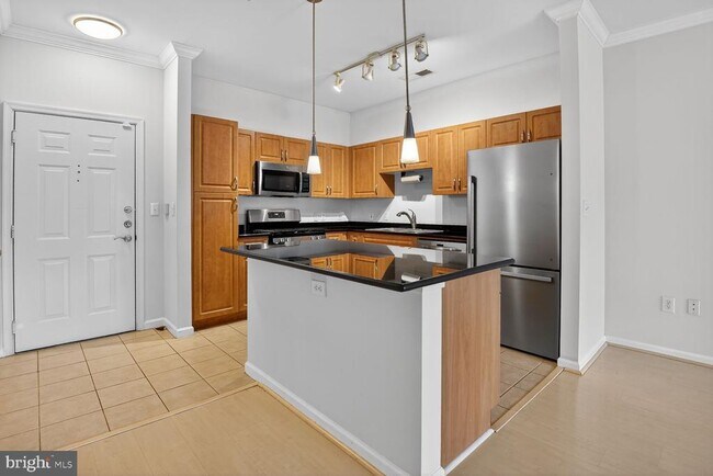 Building Photo - 12905 Centre Park Cir