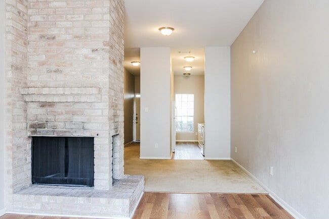 Building Photo - 7922 Grow Ln