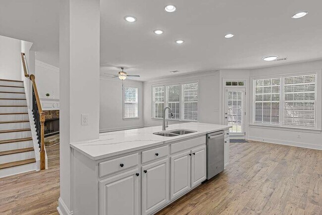 Building Photo - 3206 Montauk Hill Dr