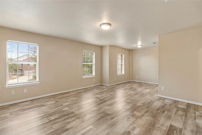 Building Photo - 3611 Robwood Ct