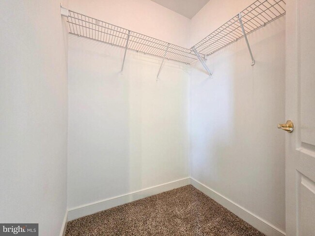 Building Photo - 3300 Broker Ln