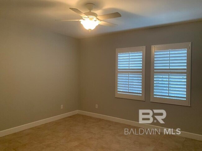 Building Photo - 30793 Pine Ct