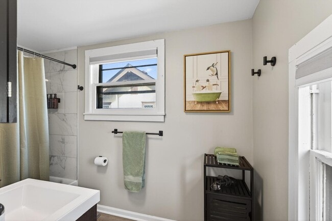 Building Photo - 3553 Dupont Ave S