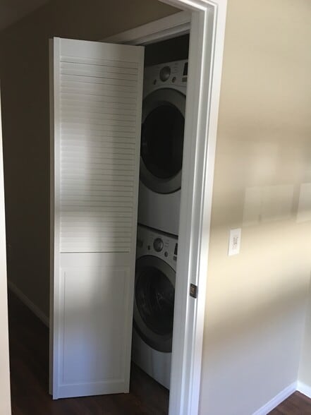 Laundry- inside unit - 184 E 19th St