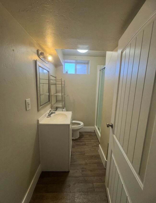 Building Photo - 1040 W 400 N