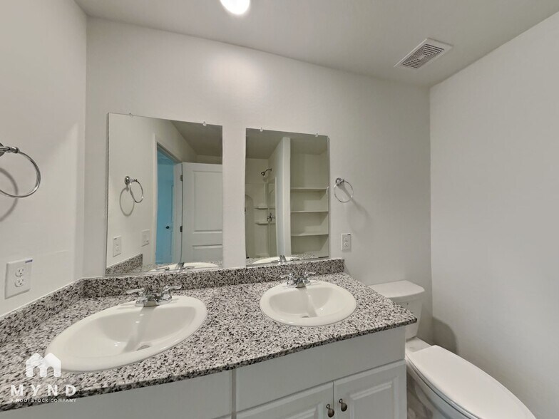 Building Photo - 9770 W Heather Dr