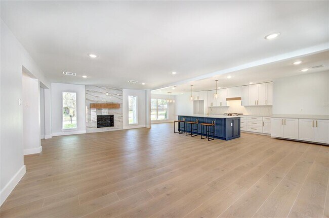 Building Photo - 1810 Eagle Falls Ct